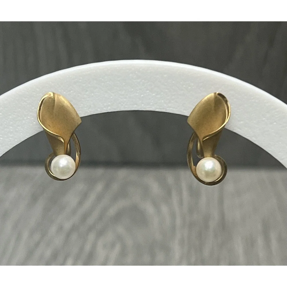 Vintage DCE Curtis 14k GF Leaf Screwback Earrings Simulated Pearl Mid Century